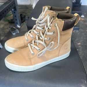 Timberland Tan Lace Up Boots with White Sole